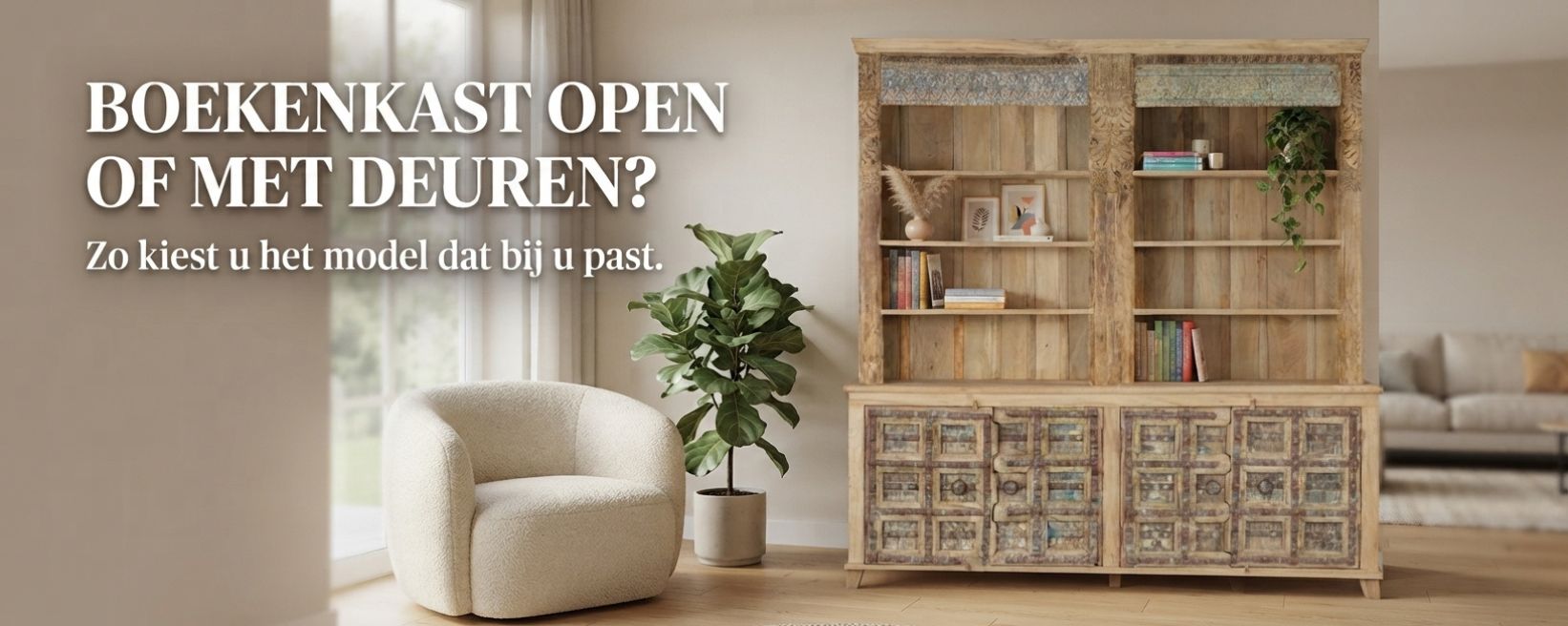 Header van een boekenkast met open vakken en deuren.