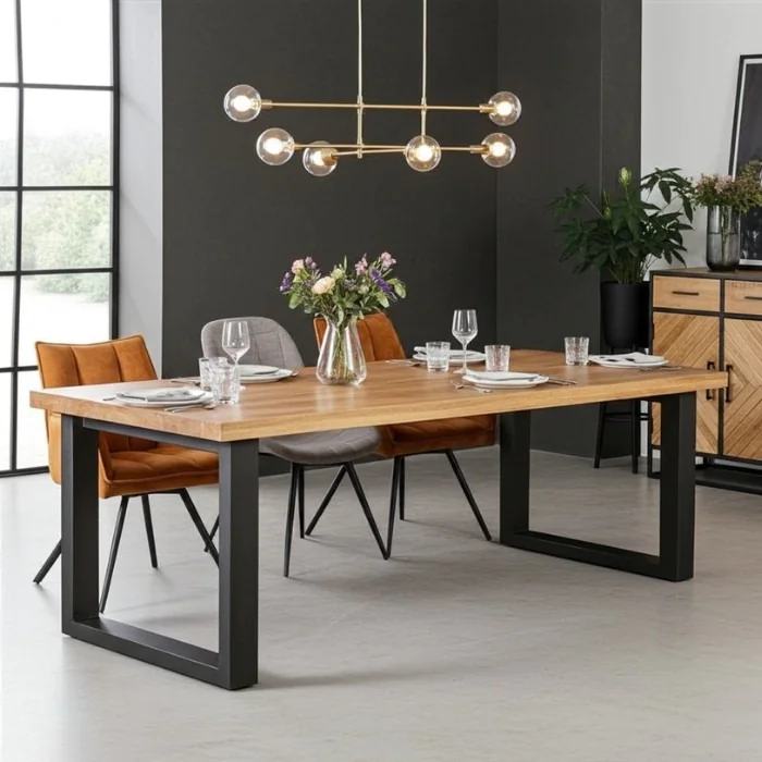 Robuuste rechthoekige mangohouten eettafel met zwart metalen U-poot